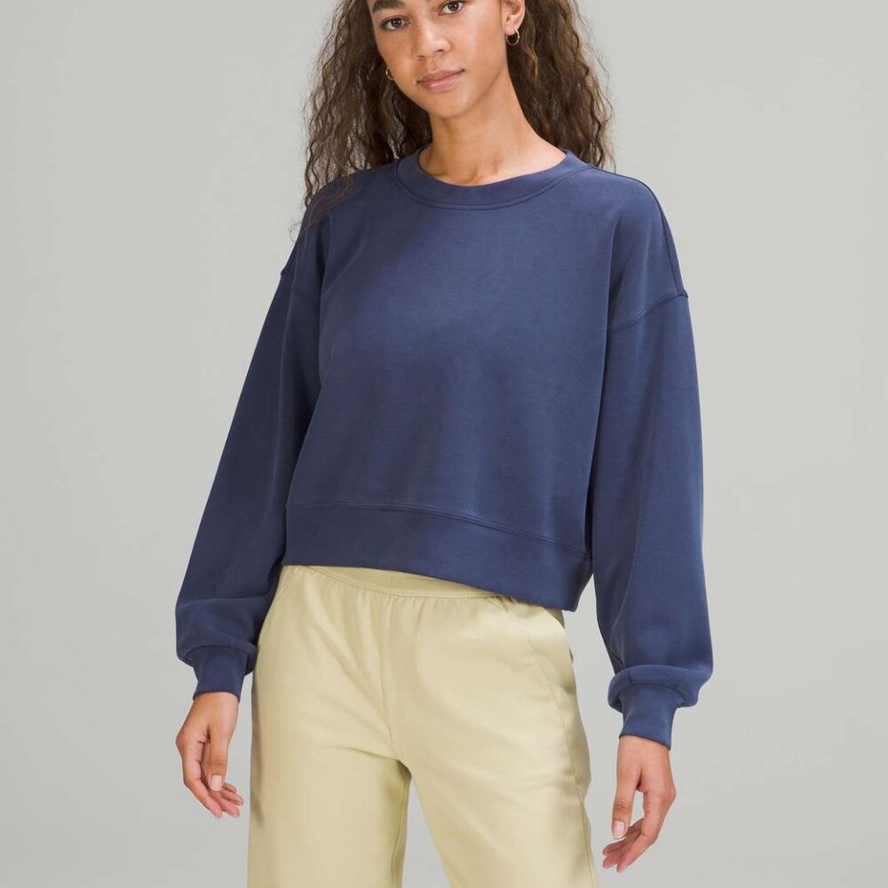 lululemon Softstreme Perfectly Oversized Cropped Crew in Night Sea (size 6)